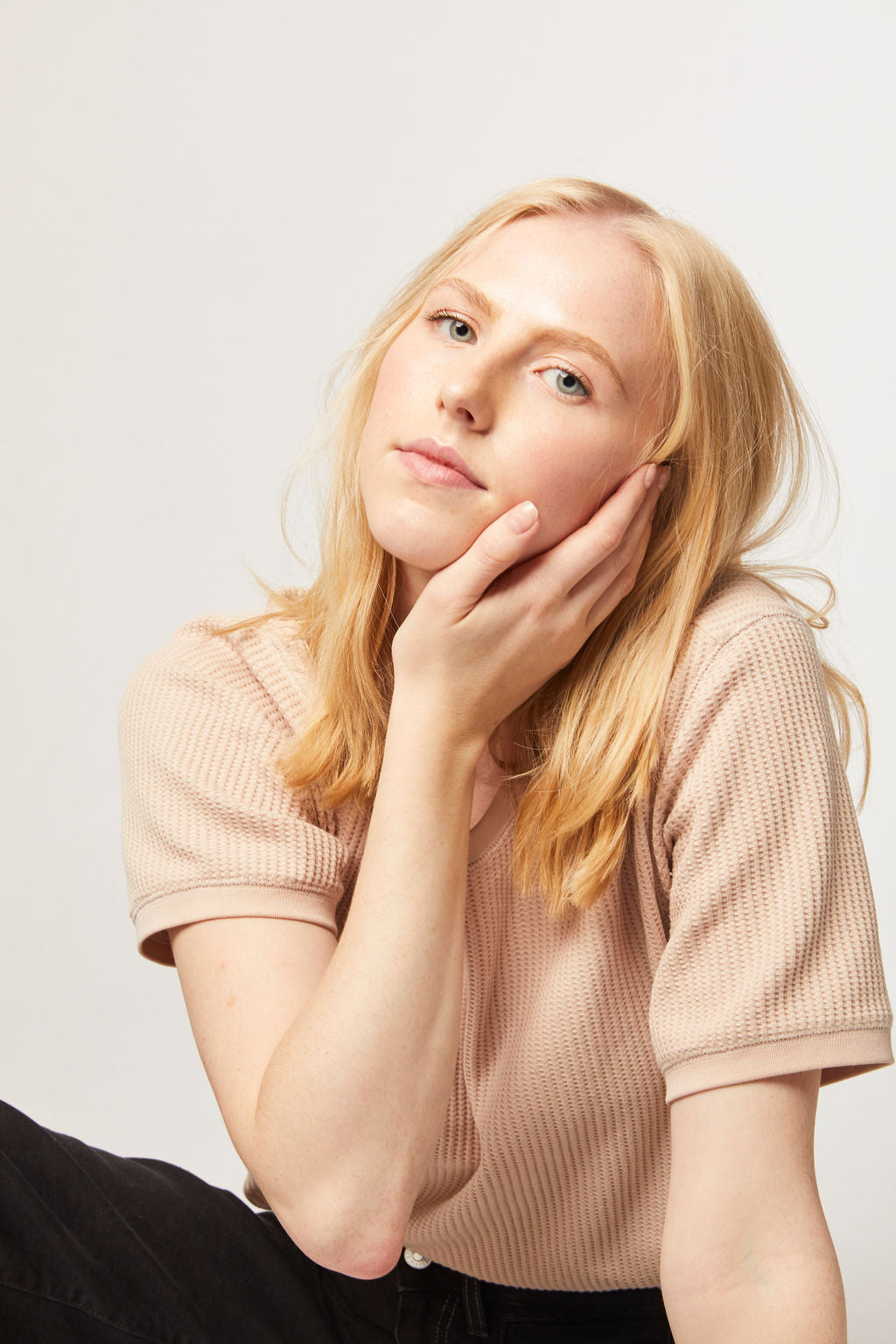 Brighten Your Skin with the Power of Rosehip Oil